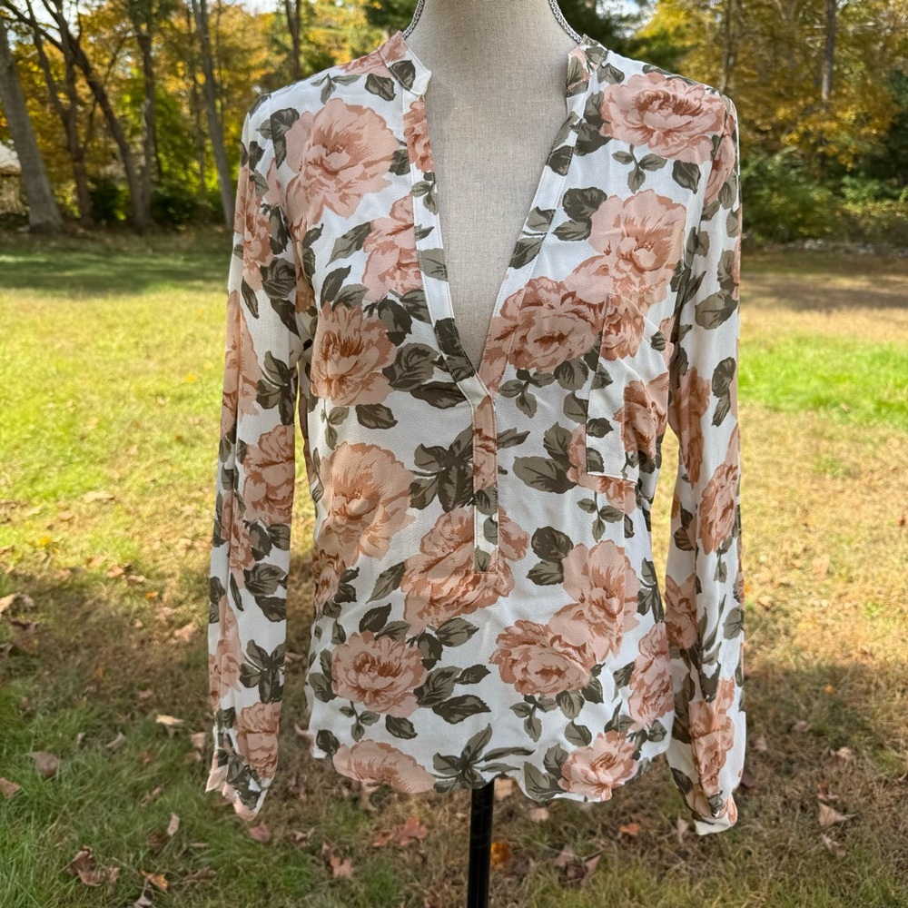 REFORMATION TOP BLOUSE WHITE PINK GREEN FLORAL V-NECK LONG SLEEVE SIZE XS